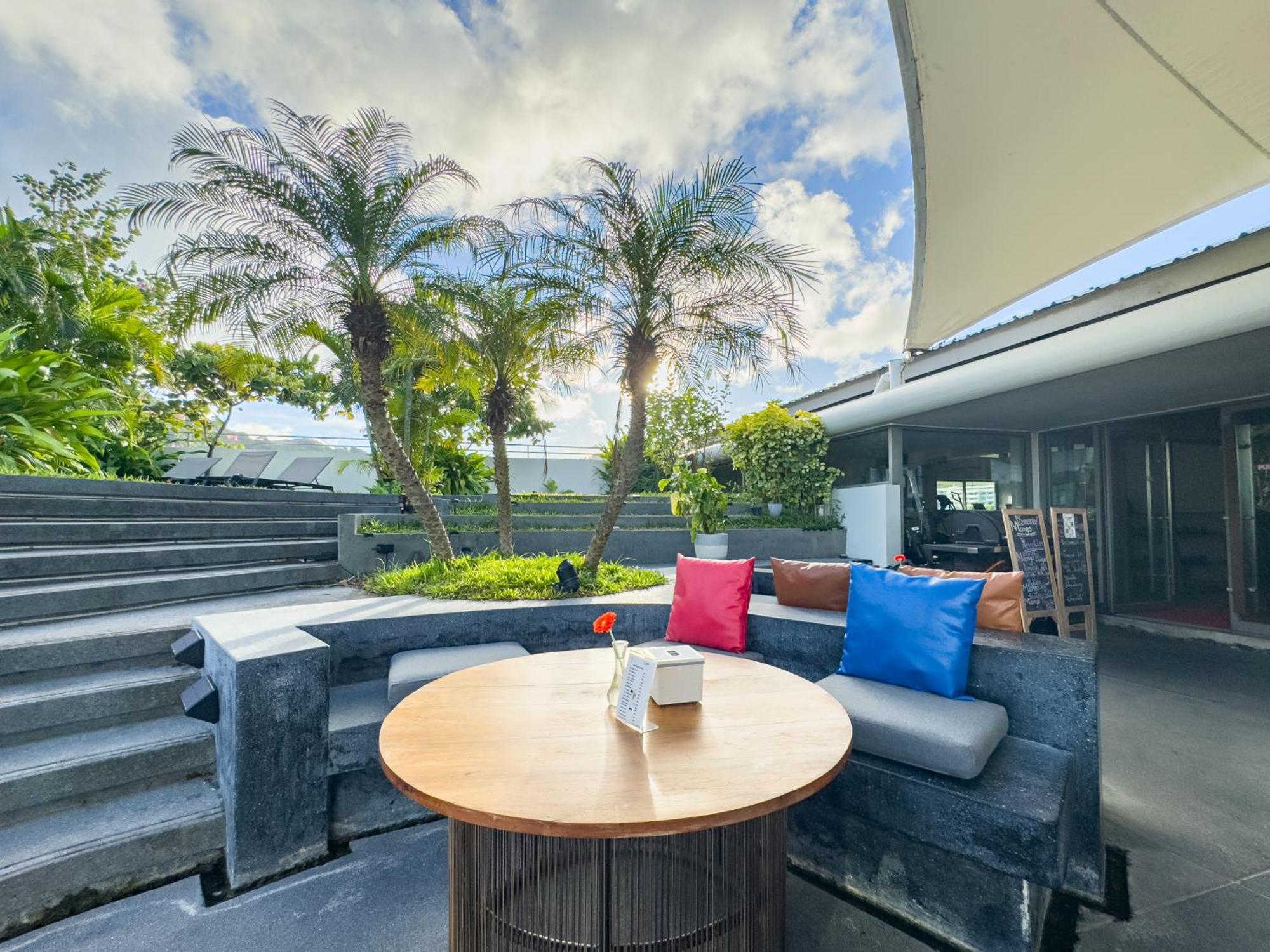 Journeyhub Phuket Patong Exterior foto