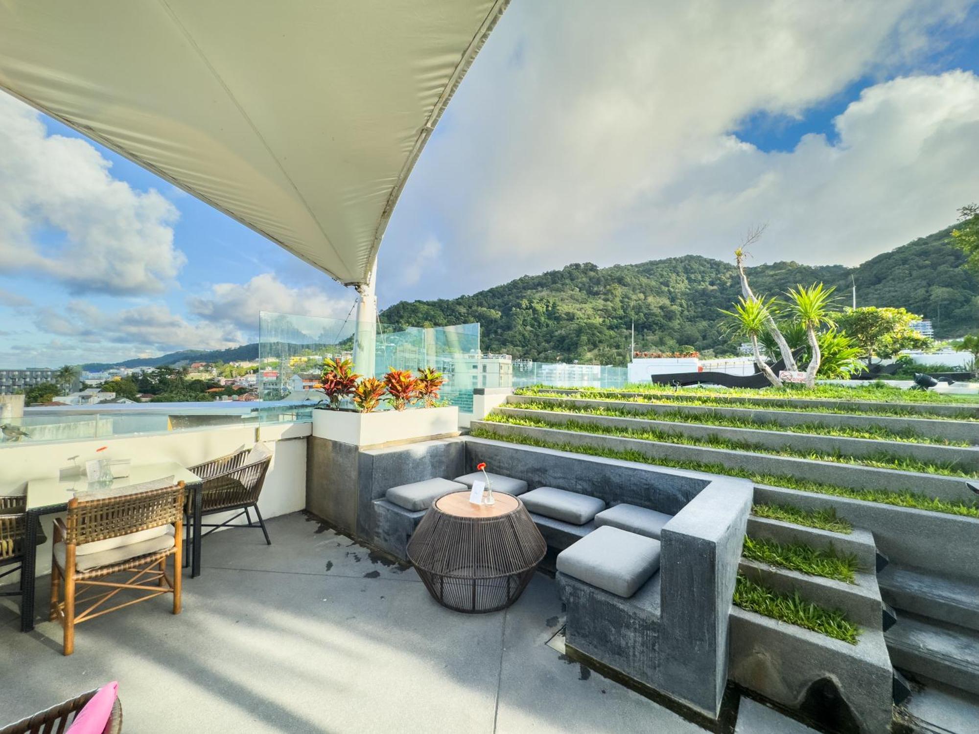 Journeyhub Phuket Patong Exterior foto